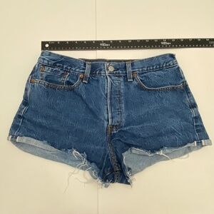 Levi’s 100% Cotton White Oak Cone Denim Cut Off Shorts Mid Wash Sz 30